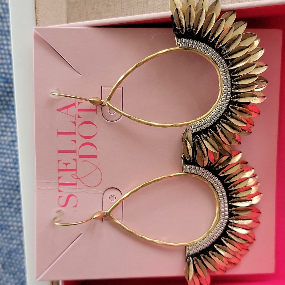 Pegasus statement earring